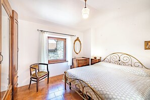 2 bedrooms, iron/ironing board, free WiFi, bed sheets - Casa Sant'anna - In Garfagnana (Minucciano)