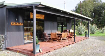 Cosy cottage in the Grey Valley close to Paparoa Range Great Walk & Pike River.