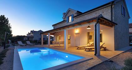Papa's court Mediterranean Pasman Villa with pool II