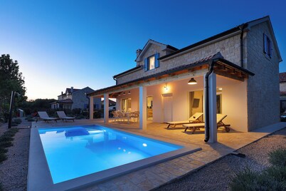 Papa's court Mediterranean Pasman Villa with pool II
