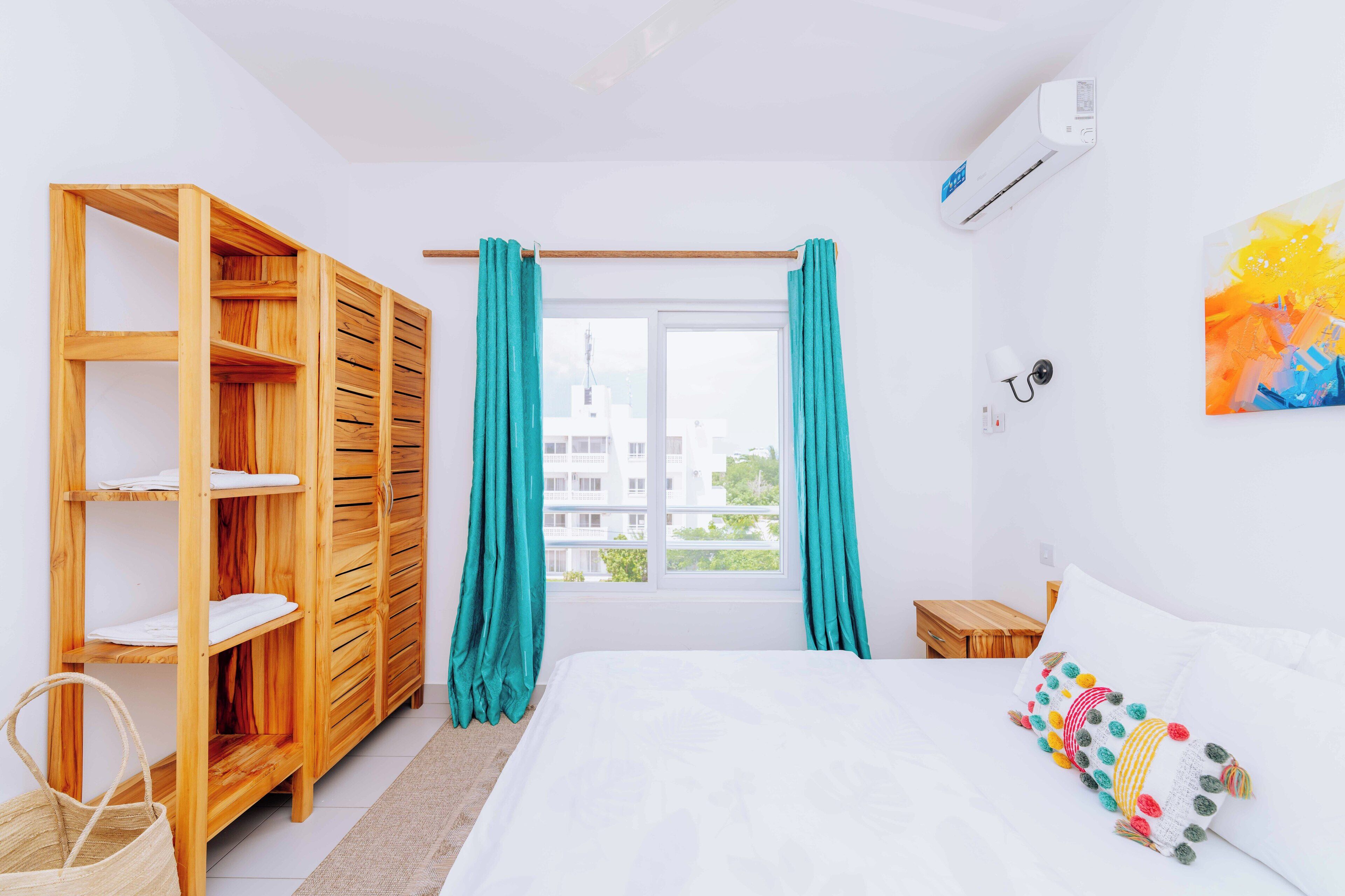 2 habitaciones, tabla de planchar con plancha y wifi gratis 