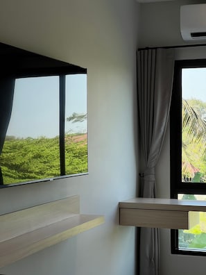 Laptop workspace, free WiFi - The Way Hotel Banpong (Ban Pong)