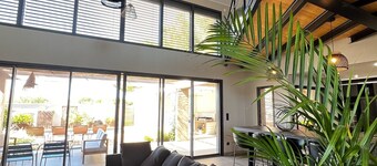 Magnifique Loft, 300m2, 6 Chambres, Avec Piscine et spa