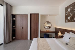 4 bedrooms, in-room safe, desk, laptop workspace - Villa Jenggala by GORO (Ubud)