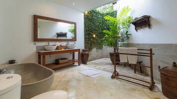 Villa | Bathroom | Hair dryer, towels, soap, shampoo