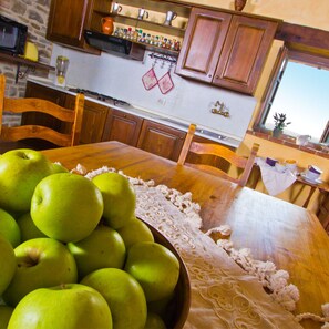 Villa | 5 bedrooms - Ca Quattrocchi 10 3 Emma Villas (Apecchio)