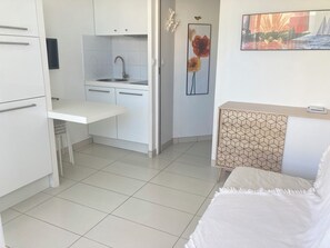 1 Schlafzimmer, Bügeleisen/Bügelbrett