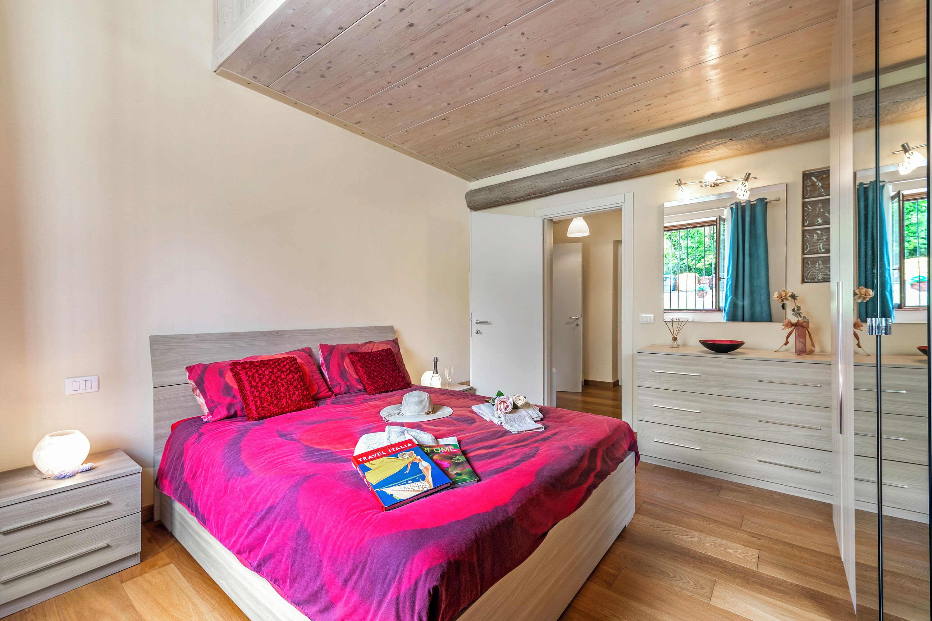 2 camere, ferro/asse da stiro, Wi-Fi gratuito, lenzuola