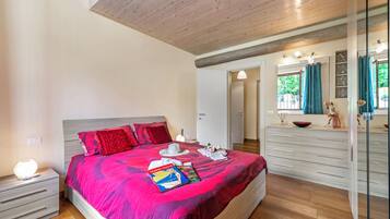 2 chambres, fer et planche Ă repasser, Wi-Fi gratuit, draps fournis