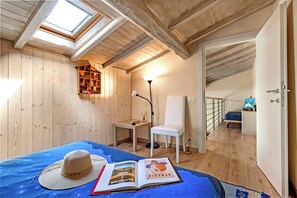 2 makuuhuonetta, silitysrauta/-lauta, ilmainen Wi-Fi, vuodevaatteet