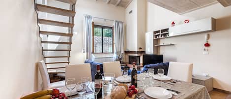 家庭聯排別墅, 多間臥室 (Cozy Trekking Home La Via degli Dei) | 用餐區