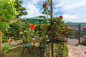 Family Townhome, Multiple Bedrooms (Cozy Trekking Home La Via degli Dei) | Terrace/patio