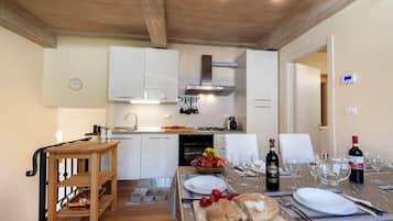 Family Townhome, 2 Bedrooms (Cozy Trekking Home La Via degli Dei)