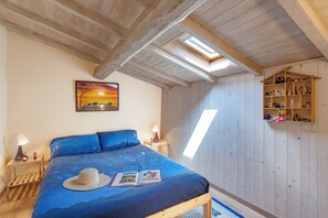 Family Townhome, Multiple Bedrooms (Cozy Trekking Home La Via degli Dei)