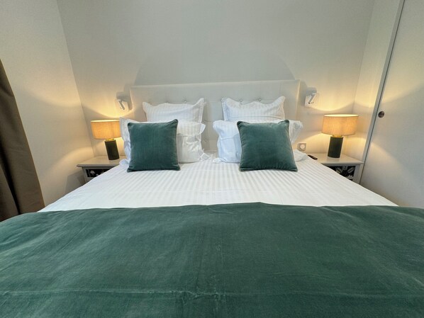 3 bedrooms, iron/ironing board, travel cot, free WiFi