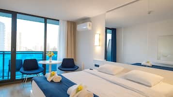 Deluxe-Suite, Meerblick | 1 Schlafzimmer, Schreibtisch, laptopgeeigneter Arbeitsplatz