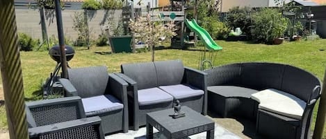 المنطقة المحيطة بالمنشأة
