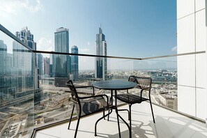 Deluxe Apartment | Balcony view - Stayis-Luxury 1 BR with City SkylineView (Dubai)