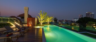 We Hotel Riverfront 