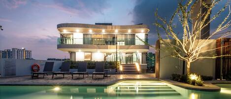 Alberca al aire libre