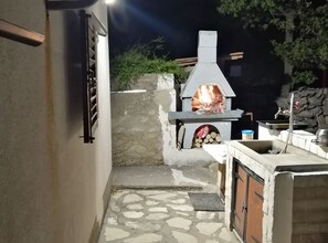 Apartment (One Bedroom Apartment with Terrace) | BBQ/picnic Area