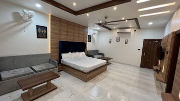 Luxury Suite, City View | 1 bedroom, minibar, free WiFi, bed sheets