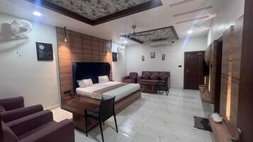 Luxury Suite, City View | Minibar, free WiFi, bed sheets