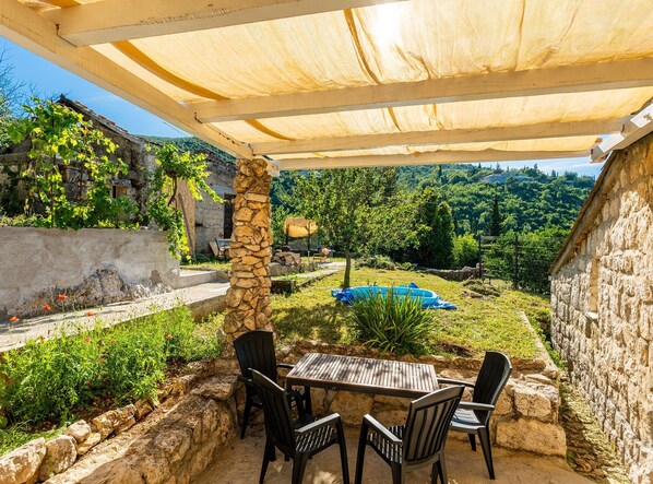 Apartament (One Bedroom Ranch House) | Servei de l'allotjament