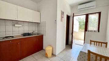 Căn hộ (Studio Apartment) | Phòng ăn