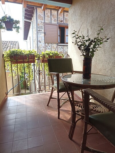 Casa Rural con dos Casitas de Alquiler Completo. Ambas con su Cocina y Salón