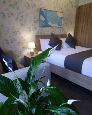 Deluxe Room, Balcony | Soundproofing, iron/ironing board, free WiFi - COMFY APART HOTEL (Beirut)