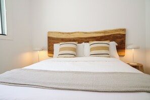 Soundproofing, iron/ironing board, free WiFi, bed sheets - Cala Vadella Panoramic Retreat (Sant Josep de sa Talaia)