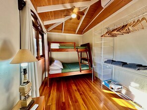 4 bedrooms, iron/ironing board, free WiFi, bed sheets - Magnificent jungle hideaway with infinity pool near beach (Playa Hermosa)