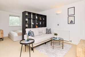 Apartment | 1 bedroom - The River Thames Hideout - Modern 1bdr Flat (London)