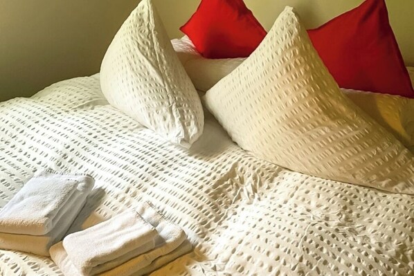 1 chambre, fer et planche Ă repasser, Wi-Fi, draps fournis