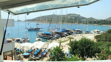 Þakíbúð fyrir fjölskyldu - svalir - sjávarsýn | Verönd/útipallur