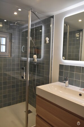 Douche, papier toilette