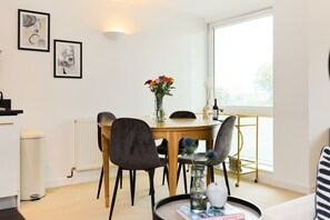Exterior - The River Thames Hideout - Modern 1bdr Flat (London)