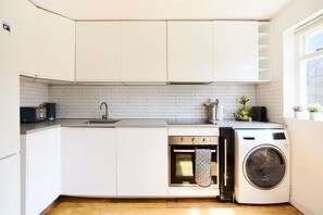 Exterior - The Waterlow Park Wonder - Trendy 2bdr With Study Room and Patio (London)