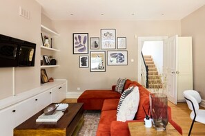 Exterior - The Waterlow Park Wonder - Trendy 2bdr With Study Room and Patio (London)