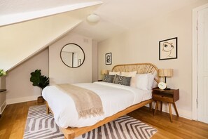 Exterior - The Waterlow Park Wonder - Trendy 2bdr With Study Room and Patio (London)