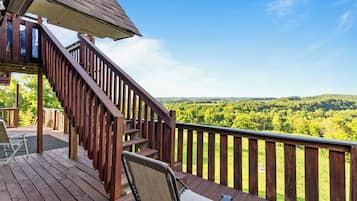 Signature Cabin, Multiple Beds, Non Smoking, Mountain View | Balcony