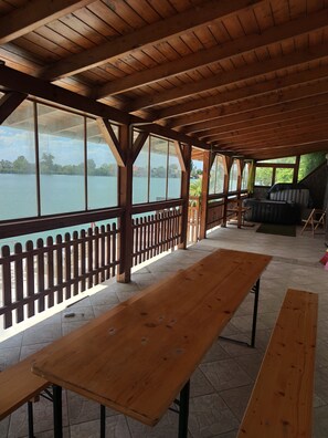 House | Property grounds - Romantic Lakeside Retreat - Nature, Sport, Near Bp (Szigetszentmiklos)