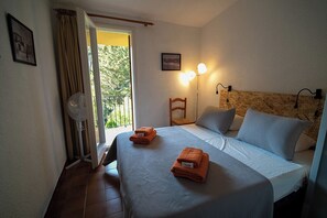 4 sovrum, strykjärn/strykbräda, resesäng och sängkläder