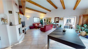 Table football, ping pong - Villa Climatisée en Provence 4 Chambres (Fuveau)