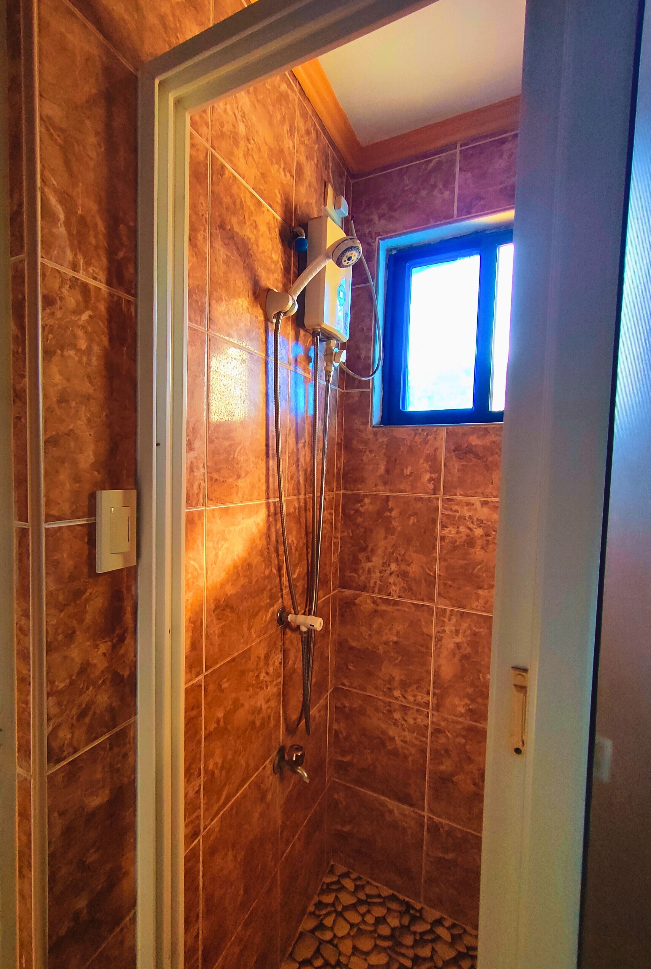 Basic Apartment, 2 Bedrooms, Kitchen | Bathroom | Shower, towels