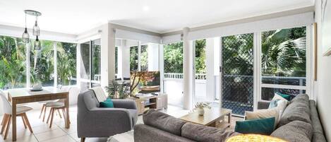 تلفزيون ذكي