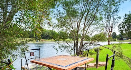 Oleander Escape Lake Front Retreat