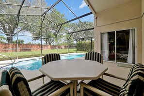 Outdoor dining - Home w/ Private Pool, Games Room ,Disney 12 miles! (Davenport)