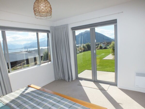 5 soveværelser, skrivebord, strygejern/strygebræt, weekendseng